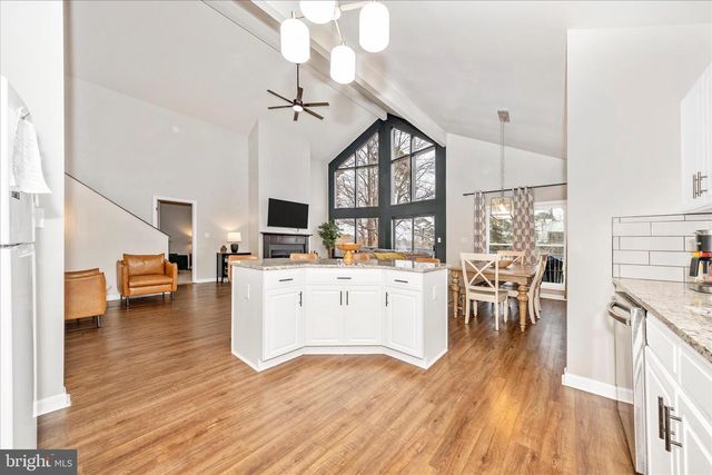 90 ATLATL LN, Hedgesville, WV 25427