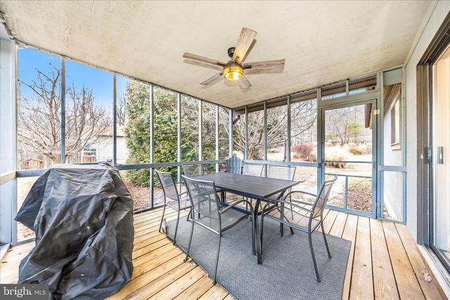 90 ATLATL LN, Hedgesville, WV 25427