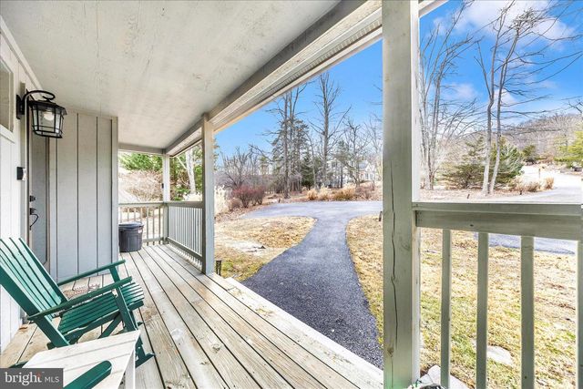 90 ATLATL LN, Hedgesville, WV 25427