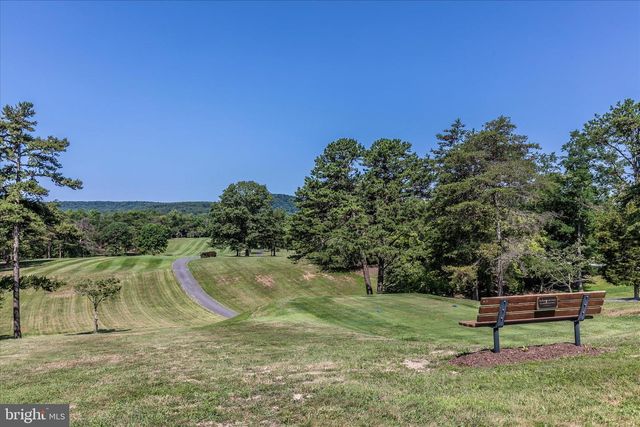 90 ATLATL LN, Hedgesville, WV 25427