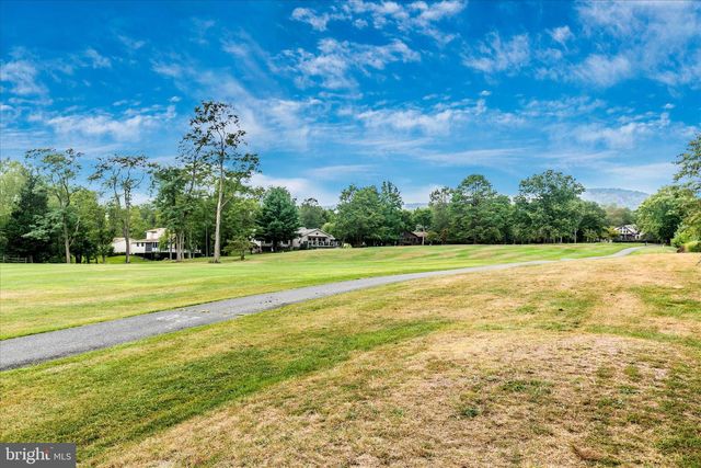 90 ATLATL LN, Hedgesville, WV 25427