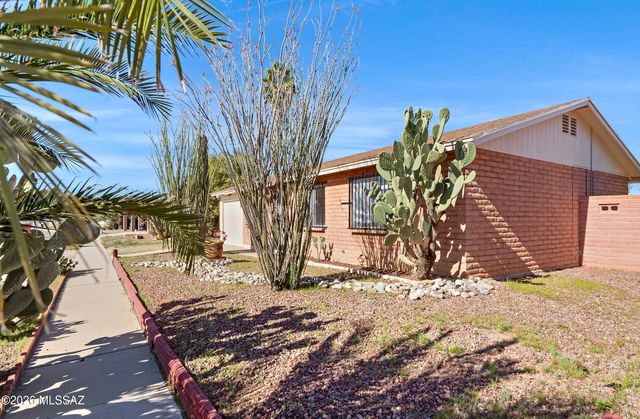 7313 N Camino De La Tierra, Tucson, AZ 85741