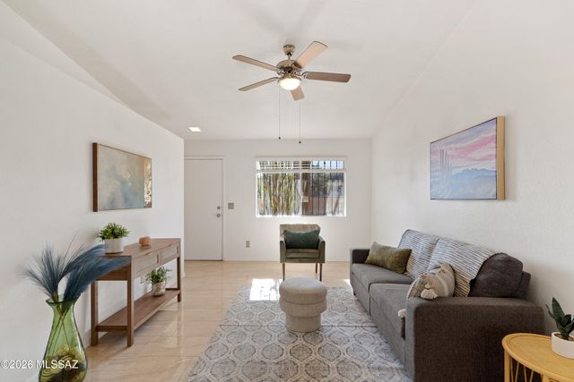 7313 N Camino De La Tierra, Tucson, AZ 85741