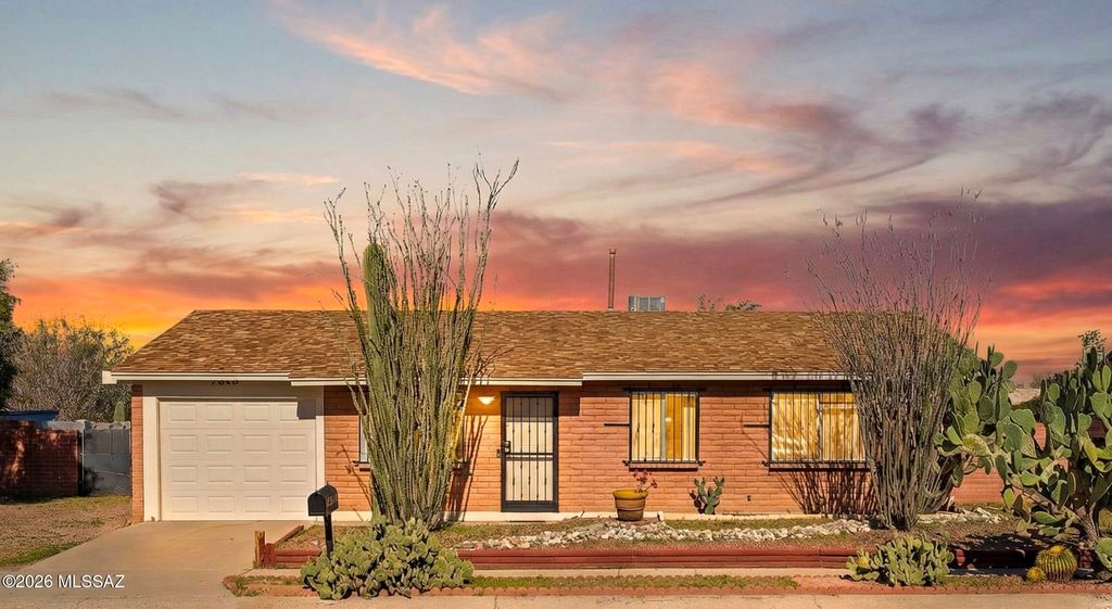 7313 N Camino De La Tierra, Tucson, AZ 85741