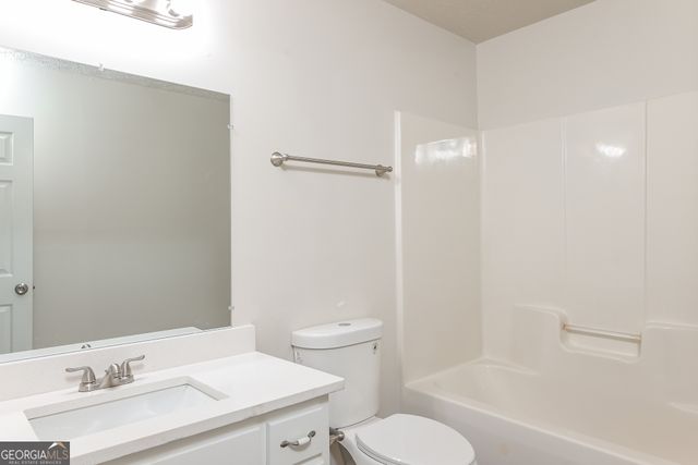 1599 Queen Elizabeth Drive, Locust Grove, GA 30248