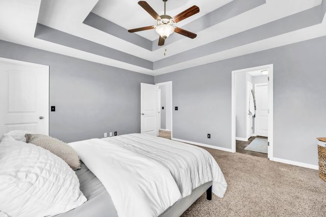 3460 Oak Creek Dr, Clarksville, TN 37040