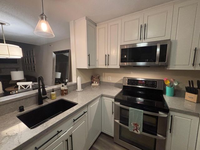 7625 Edinborough Way 2318, Edina, MN 55435