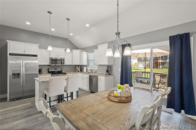 6006 Deer Trace Way, Georgetown, IN 47122