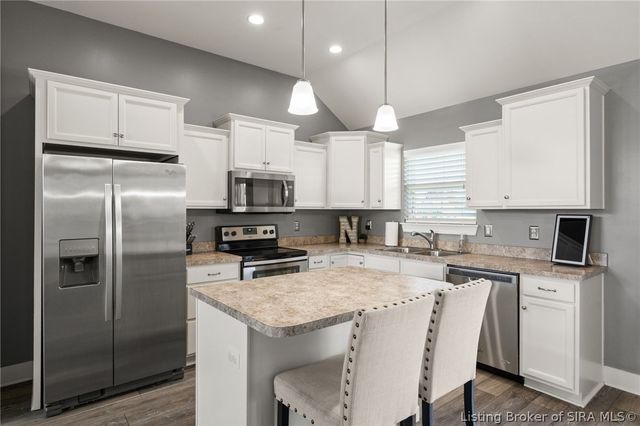 6006 Deer Trace Way, Georgetown, IN 47122