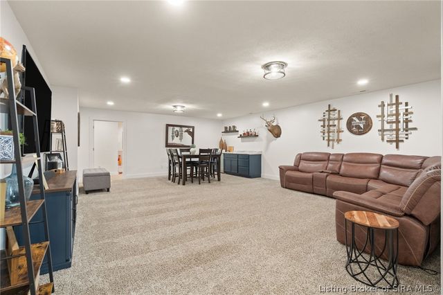 6006 Deer Trace Way, Georgetown, IN 47122