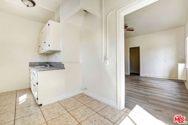 807 S Fedora Street 205, Los Angeles, CA 90005