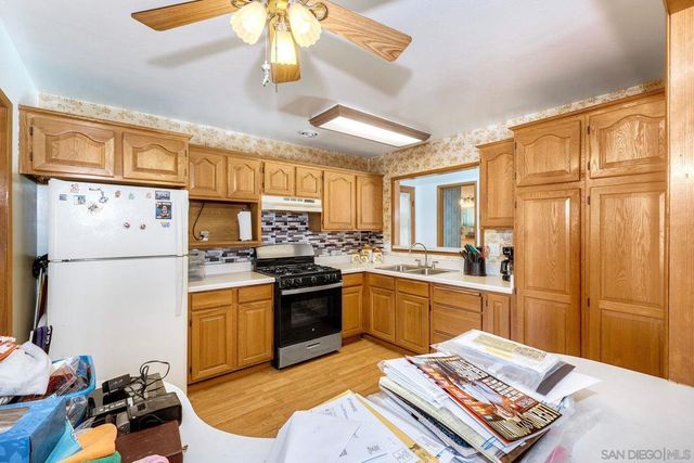 965 Spinel Ave., El Cajon, CA 92021