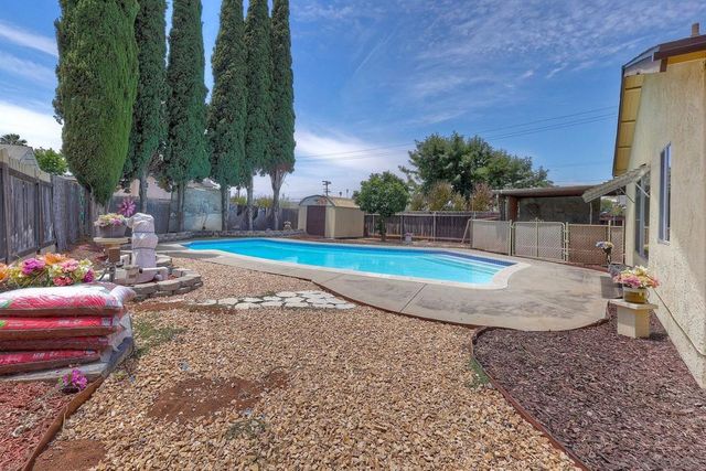 965 Spinel Ave., El Cajon, CA 92021
