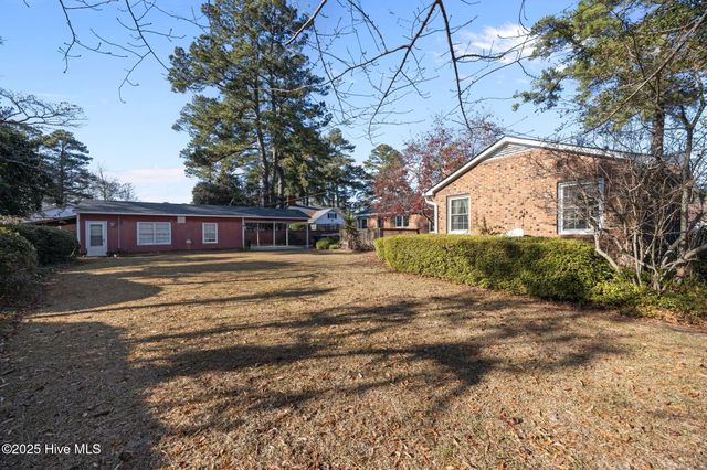 1206 W Highland Avenue, Kinston, NC 28501