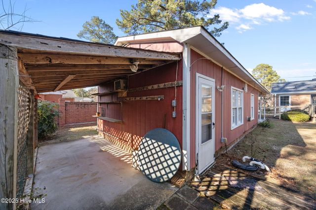 1206 W Highland Avenue, Kinston, NC 28501