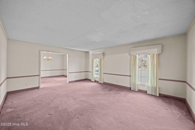 1206 W Highland Avenue, Kinston, NC 28501