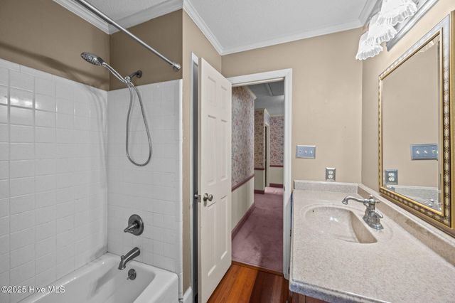 1206 W Highland Avenue, Kinston, NC 28501