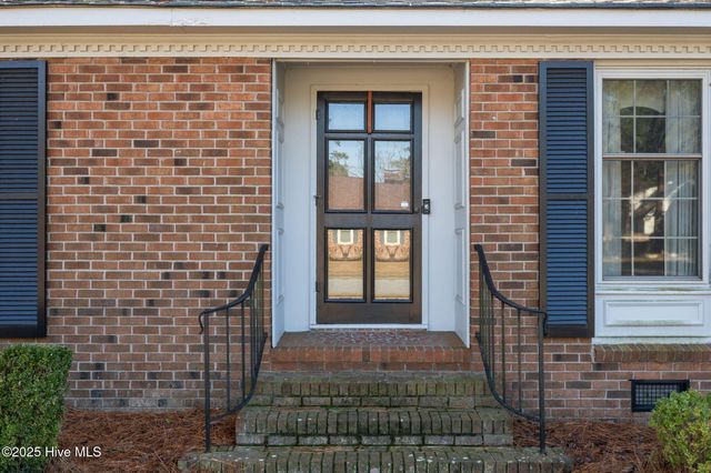 1206 W Highland Avenue, Kinston, NC 28501