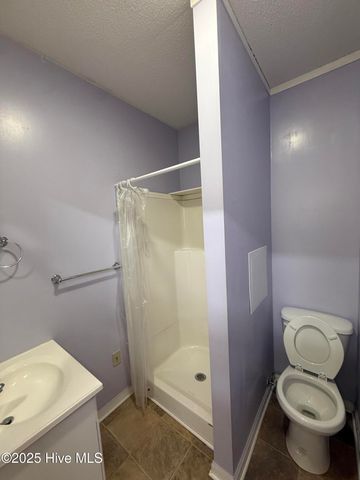 1206 W Highland Avenue, Kinston, NC 28501