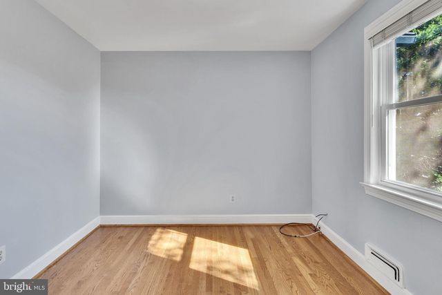 2446 N JEFFERSON ST, Arlington, VA 22207