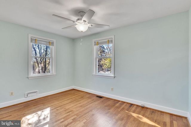 2446 N JEFFERSON ST, Arlington, VA 22207