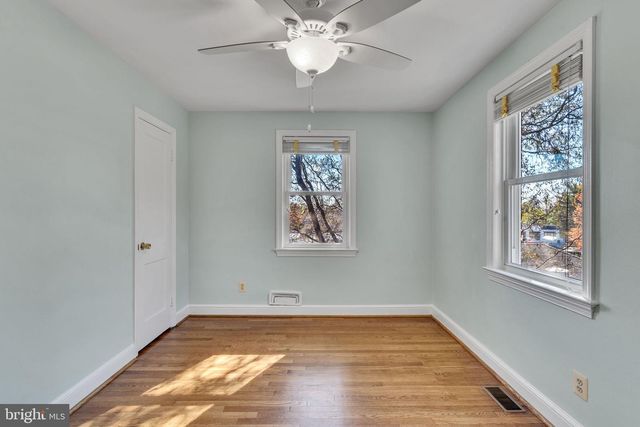 2446 N JEFFERSON ST, Arlington, VA 22207