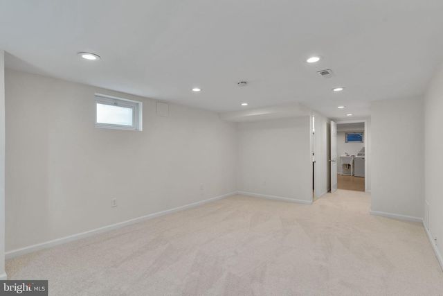 2446 N JEFFERSON ST, Arlington, VA 22207