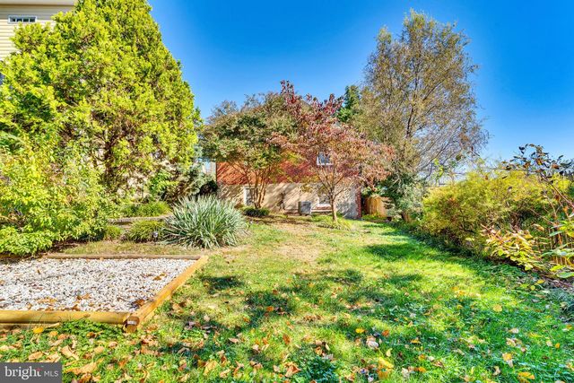 2446 N JEFFERSON ST, Arlington, VA 22207