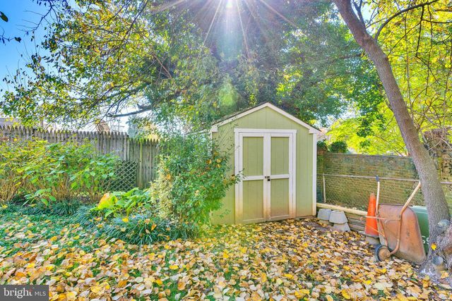 2446 N JEFFERSON ST, Arlington, VA 22207