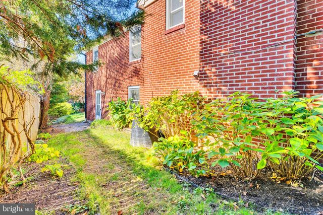 2446 N JEFFERSON ST, Arlington, VA 22207