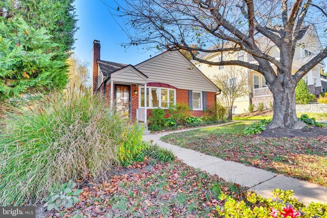 2446 N JEFFERSON ST, Arlington, VA 22207