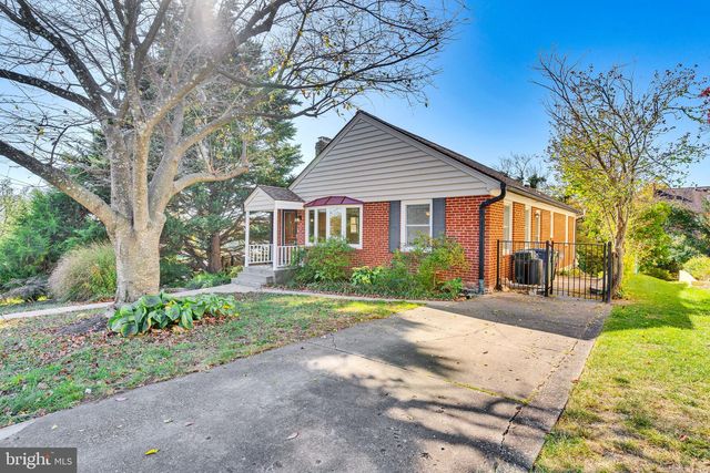 2446 N JEFFERSON ST, Arlington, VA 22207