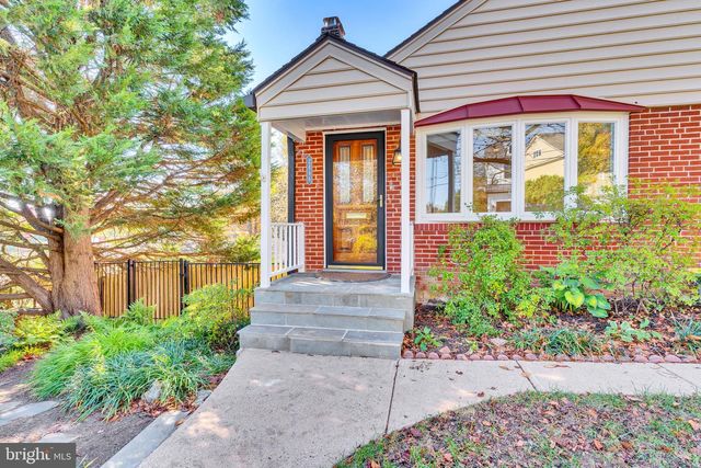 2446 N JEFFERSON ST, Arlington, VA 22207