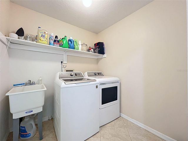 1243 WHISPERING WINDS COURT, Apopka, FL 32703