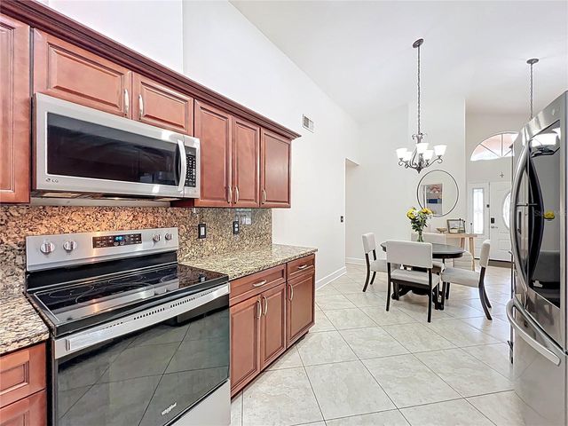 1243 WHISPERING WINDS COURT, Apopka, FL 32703