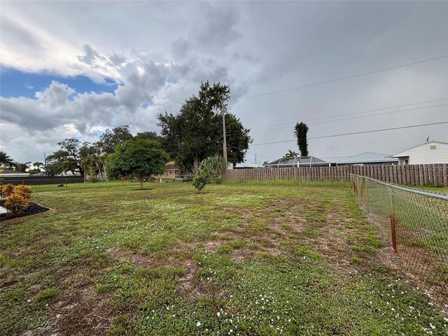 650 HARTFORD DRIVE NW, Port Charlotte, FL 33952