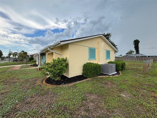 650 HARTFORD DRIVE NW, Port Charlotte, FL 33952