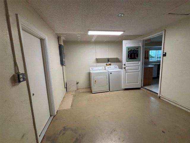 650 HARTFORD DRIVE NW, Port Charlotte, FL 33952
