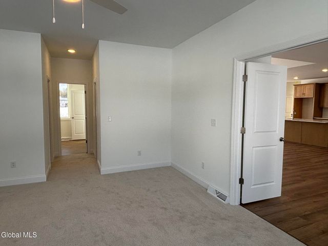 15 Eastpointe Drive, Wilton, NY 12866