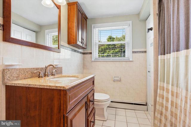 1013 BUNTING RD, Norristown, PA 19403