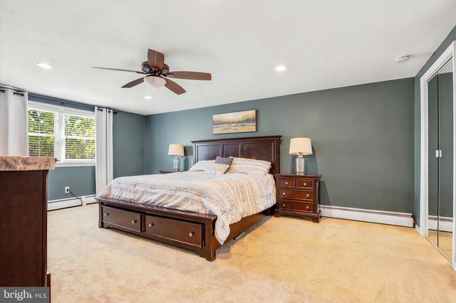 1013 BUNTING RD, Norristown, PA 19403