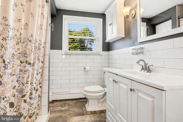 1013 BUNTING RD, Norristown, PA 19403