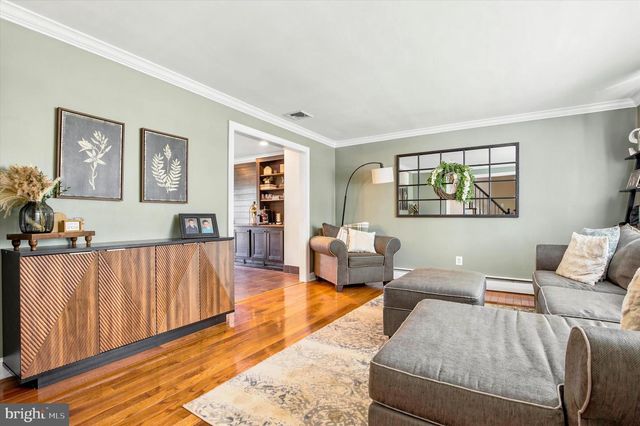 1013 BUNTING RD, Norristown, PA 19403