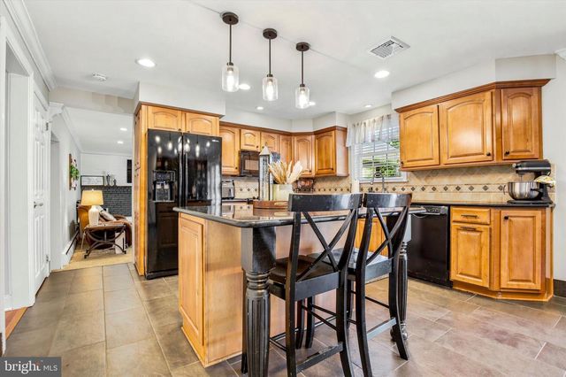 1013 BUNTING RD, Norristown, PA 19403