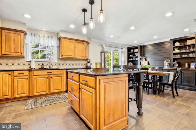1013 BUNTING RD, Norristown, PA 19403
