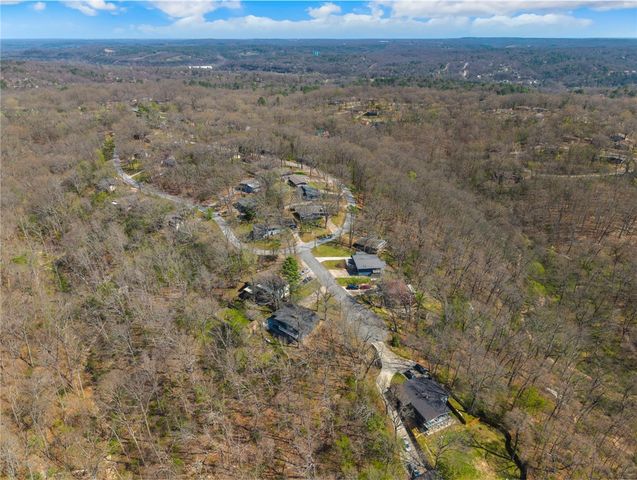 4 Billingsley Lane, Bella Vista, AR 72715