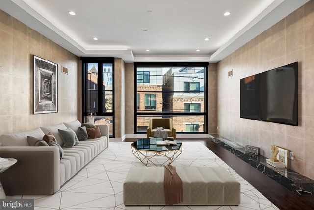 722 N 3RD ST, Philadelphia, PA 19123