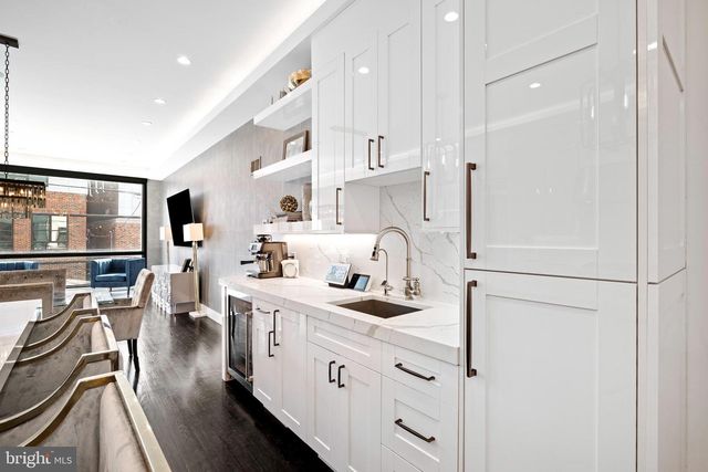 722 N 3RD ST, Philadelphia, PA 19123