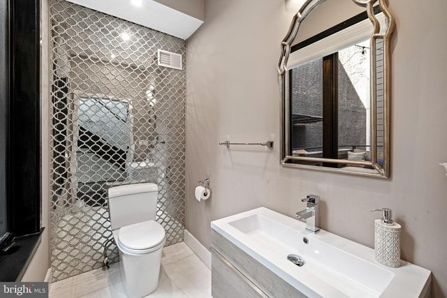 722 N 3RD ST, Philadelphia, PA 19123