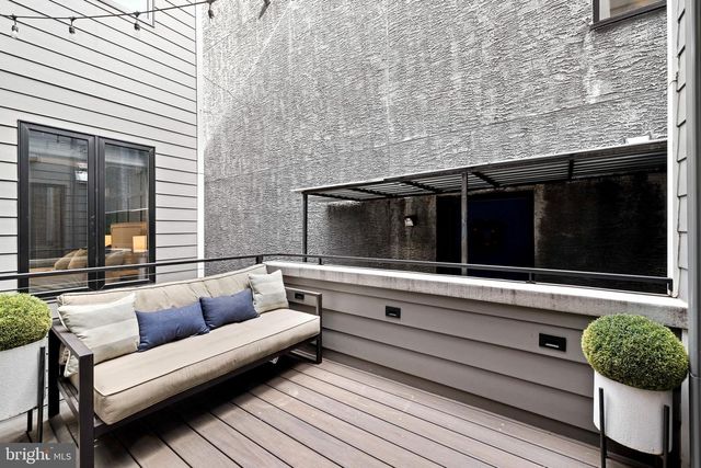 722 N 3RD ST, Philadelphia, PA 19123